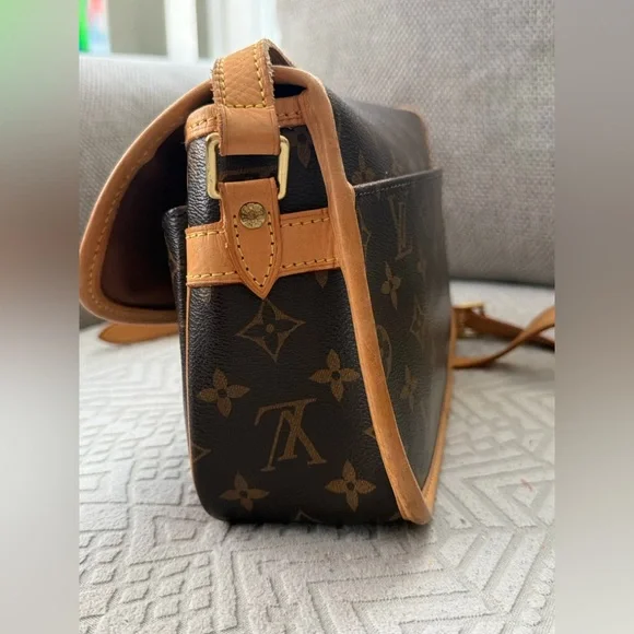 Louis Vuitton Sologne Crossbody Monogram Canvas Authentic - Picture 5 of 13